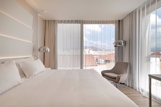 Habitación de hotel NH en Málaga capital