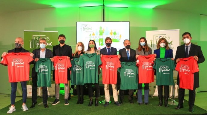 Jenni Hermoso y Morientes apadrinan la presentación del III 'Goles por la igualdad'.