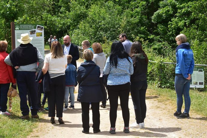 Archivo - Inauguración del itinerario 'Los rincones del oso' en el Parque de la Prehistoria de Teverga.
