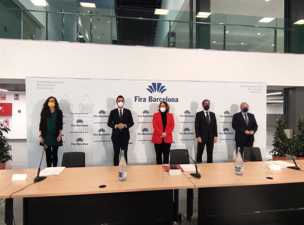 Mnica Roca, Roger Torrent, Ada Colau, Pau Relat y Constantí Serrallonga en una rueda de prensa de Fira de Barcelona