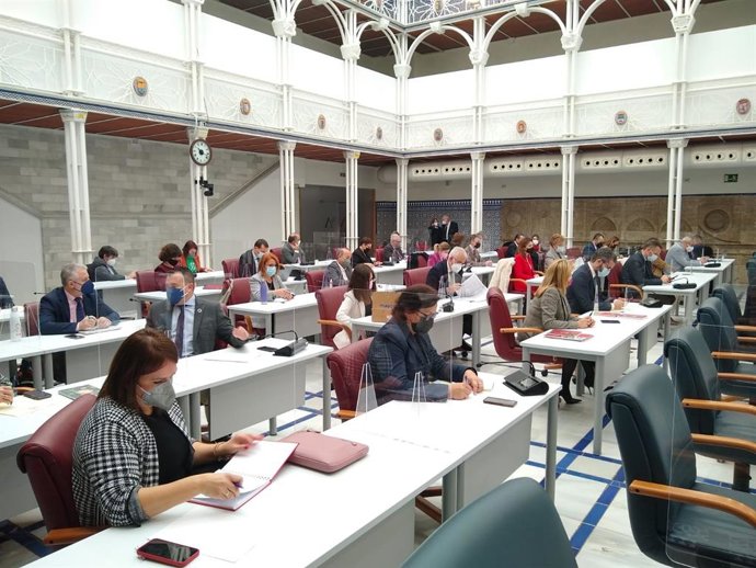 Debate y votación del dictamen de la Comisión de Sanidad y Política Social sobre la proposición de ley de la atención temprana  y, en su caso, de las enmiendas reservadas para su defensa en pleno.