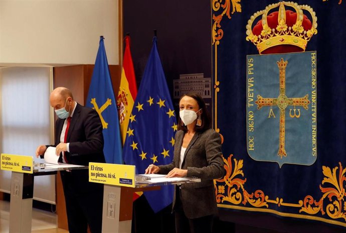 Juan Cofiño y Melania Álvarez en rueda de prensa tras el Consejo de Gobierno