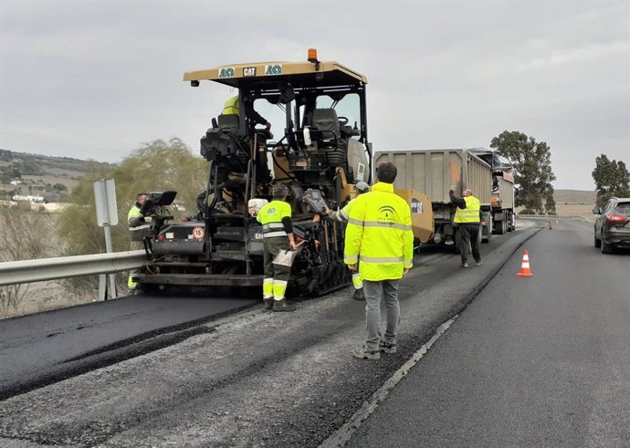 Obras en la A-396 a su paso por Medina Sidonia.