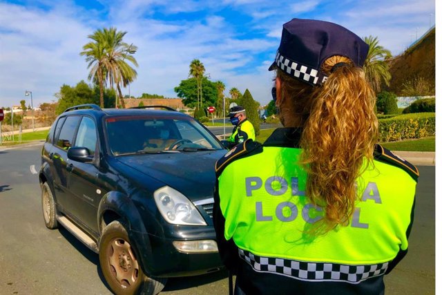 Se trata de un dispositivo conjunto de actuación entre Policía Nacional y Local para reforzar la seguridad de Alcalá de Guadaíra en estas fechas.