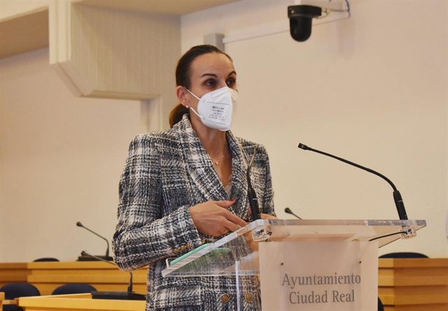 La alcaldesa de Ciudad Real, Eva María Masías, en rueda de prensa.