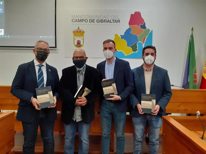 Presentación de 'La herida de Leopoldo de Luis en el paraíso del sur'.