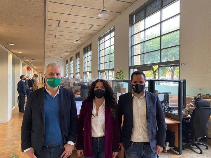 La consejera de Igualdad, Políticas Sociales y Conciliacióm, Rocío Ruiz, ,en la presentación de la campaña de refuerzo del SAT para las fechas navideñas