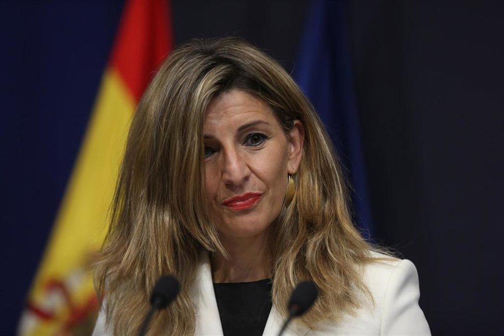Archivo - La vicepresidenta tercera y ministra de Trabajo y Economía Social, Yolanda Díaz, durante la presentación de las propuestas de su departamento en el Plan de Recuperación, Transformación y Resiliencia, a 10 de mayo de 2021, en Madrid (España). E