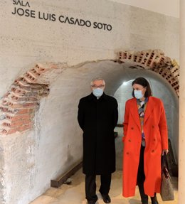 La alcaldesa de Santander, Gema Igual, y el obispo, Manuel Sánchez Monge, en la visita a las obras