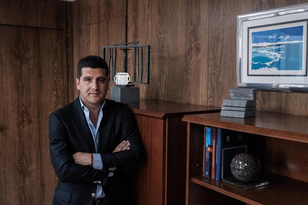 Archivo - El consejero delegado de la empresa pública Viviendas Sociales de Canarias (Visocan), Agustín Fernández