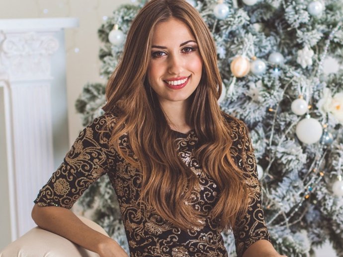 Esta Navidad se llevan las ondas naturales para conseguir un look capilar de diez