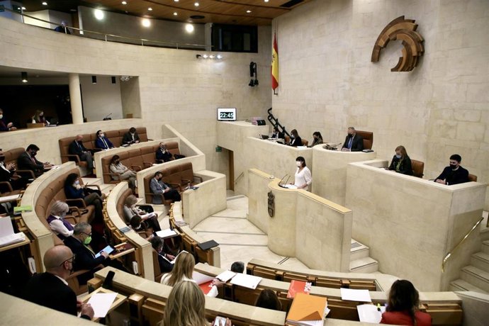 La consejera de Economía y Hacienda, María Sánchez, interviene en el Pleno de debate de los Presupuestos Generales de Cantabria  (PGC) para 2022