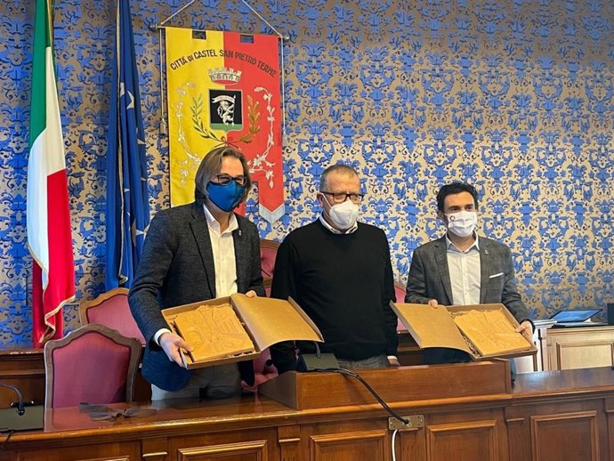 LLÍRIA PREPARA LA INTERNACIONALIZACIÓN TURÍSTICA Y MUSICAL DEL MUNICIPIO