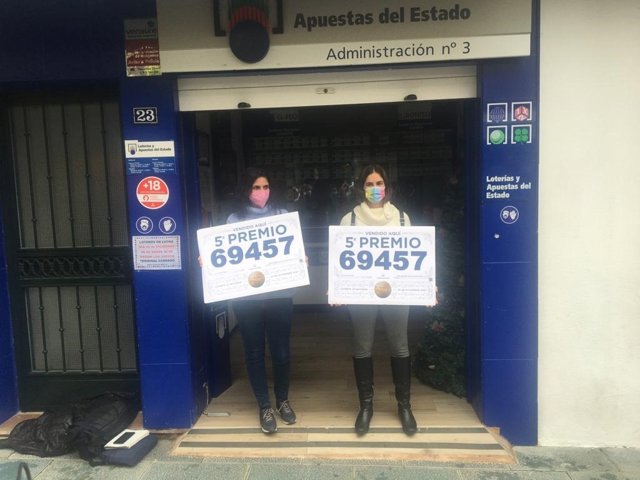 El número 69.457, agraciado con un quinto premio del Sorteo Extraordinario de Lotería de Navidad, dotado con 60.000 euros a la serie, se ha vendido íntegramente en San Pedro Alcántara en Marbella (Málaga)
