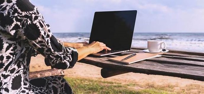 Vodafone permitirá a sus trabajadores cuatro semanas de teletrabajo al año en cualquier lugar de España