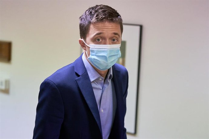 El líder de Más País, Íñigo Errejón, a su llegada a una Junta de Portavoces en el Congreso de los Diputados, a 21 de diciembre de 2021, en Madrid, (España).
