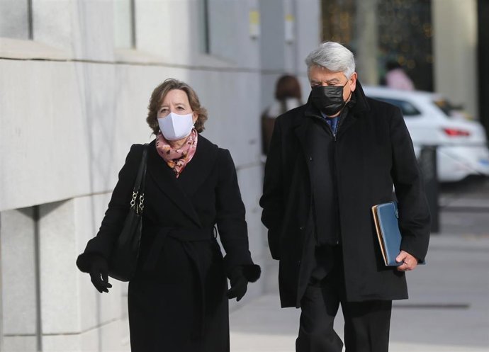 El que fuera jefe de seguridad de BBVA Julio Corrochano (d), acude a declarar por la macrocausa Tándem, en la Audiencia Nacional, a 21 de diciembre de 2021, en Madrid, (España). Corrochano se sienta en el banquillo de los acusados por su imputación en