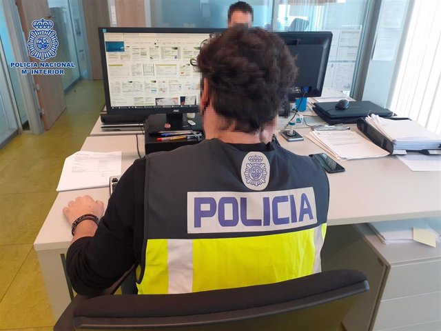 Un hombre detenido por varios delitos de estafa a empresas de toda España en un operación conjunta de La Rioja y Lérida