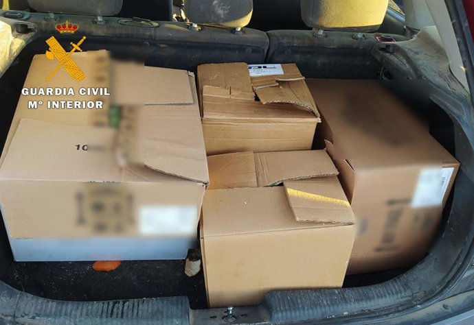 Dos detenidos por transportar 10 kilos de marihuana en un vehículo a su paso por Villarrobledo.