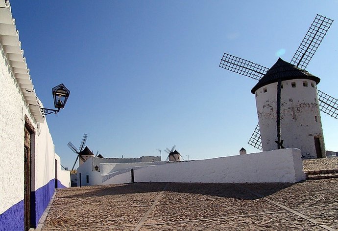 Archivo - Molinos de Campo de Criptana.