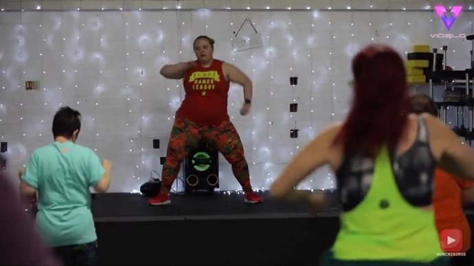 Hannah Payton es la primera británica con síndrome de Down en convertirse en profesora de Zumba