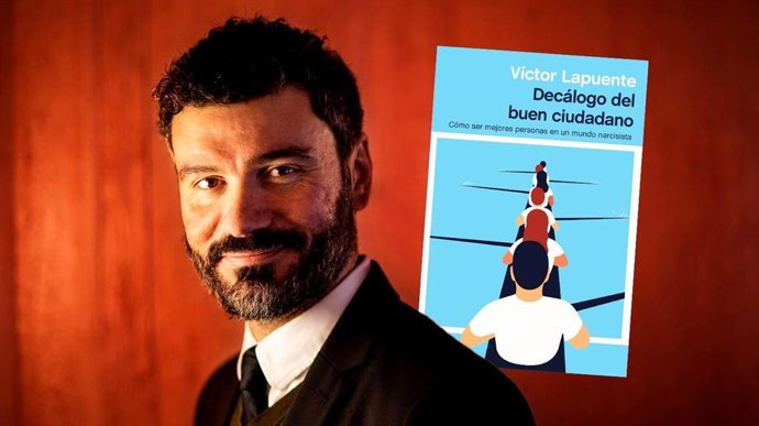 El catedrático y escritor Víctor Lapuente,  Premio Ernest Lluch 'A la Solidaritat i el Progrés' 2021 qu enetrea el PSOE Fraga.