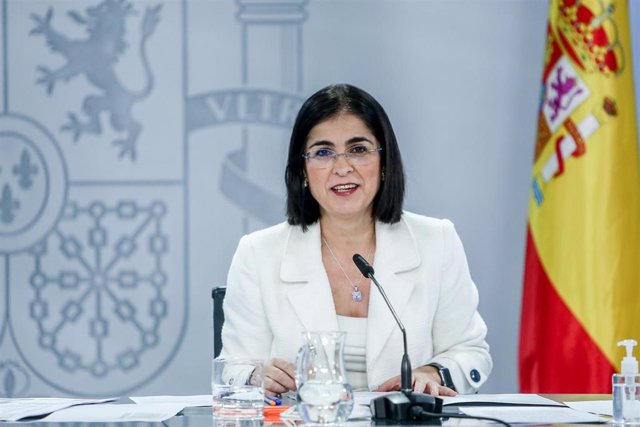 La ministra de Sanidad, Carolina Darias, comparece en una rueda de prensa posterior al Consejo de Ministros, en el Complejo de la Moncloa, a 23 de diciembre de 2021, en Madrid, (España).