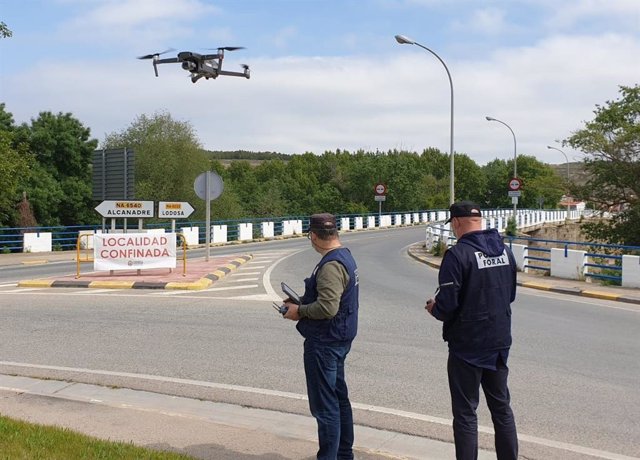 Control aéreo con un dron de una localidad confinada por Covid-19