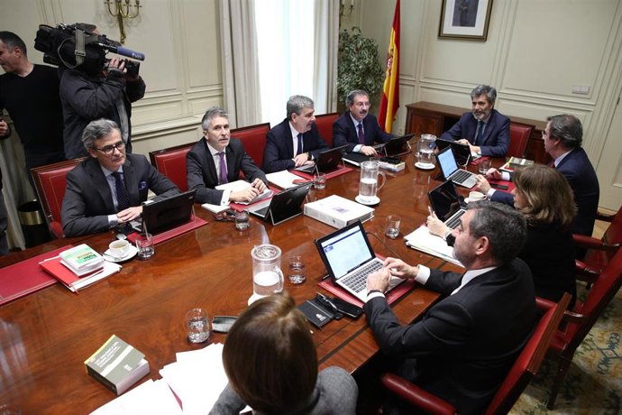 Archivo - Carlos Lesmes preside una Comisión Permanente del CGPJ, en imagen de archivo
