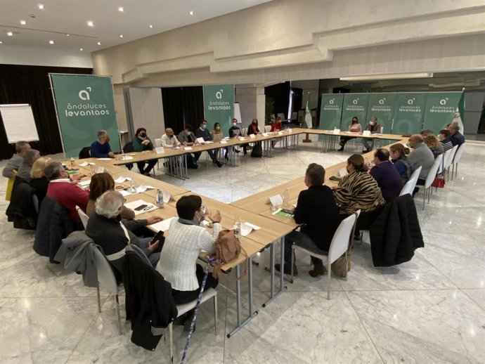 Imagen de la reunión de la coordinadora de Andaluces Levantaos, coalición que conforman Más País Andalucía, Andalucía por Sí e Iniciativa del Pueblo Andaluz.