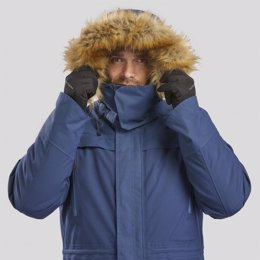 Decathlon combina estilo y funcionalidad en la parka SH500.