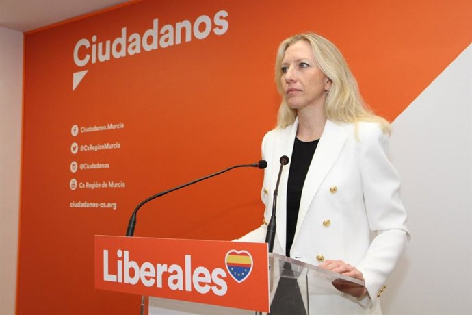 La coordinadora regional de la formación liberal, María José Ros Olivo