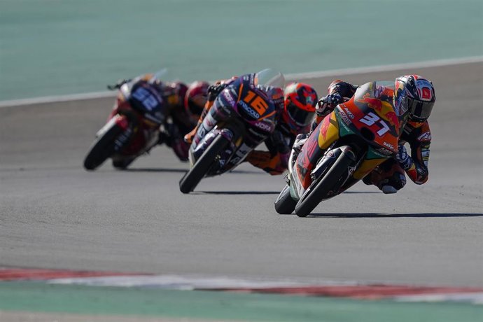 Archivo - 37 Acosta Pedro (esp), Red Bull KTM Ajo, KTM, action during the 2021 Grande Prémio do Algarve, 17th round of the 2021 FIM Moto3 World Championship, from November 5 to 7, 2021 on the Autódromo Internacional do Algarve, in Portimao.