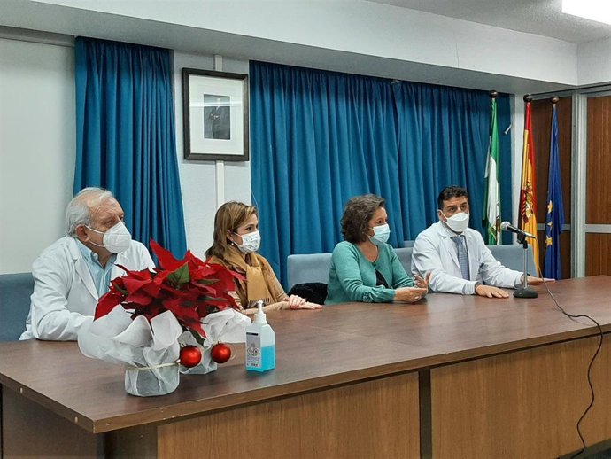 Reunión de García con los profesionales del Hospital de Úbeda