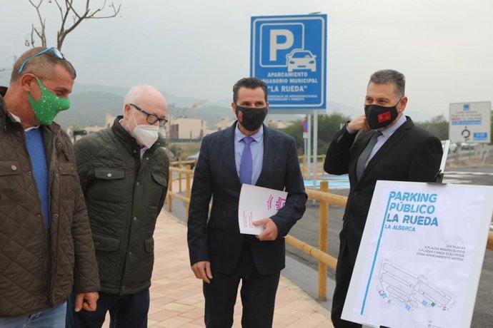 El vicealcalde y concejal de Fomento, Infraestructuras y Contratación, Mario Gómez, inaugura 'La Rueda'