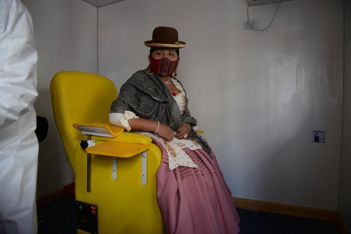 Archivo - Vacunación contra el coronavirus en Bolivia