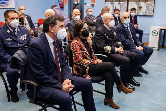 (I-D) El diputado del PP, José Antonio Bermúdez de Castro; la ministra de Defensa, Margarita Robles; el Jefe de Estado Mayor de la Defensa, Teodoro E. López Calderón; y el senador del PSOE, César Alejandro Mogo Zaro