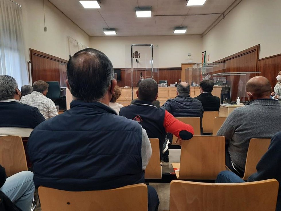 Archivo - Primer día de juicio por las captaciones de agua en Doñana (Huelva).