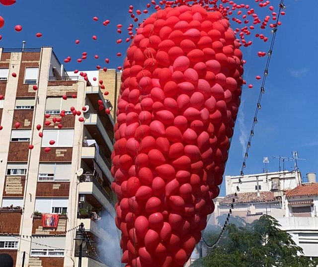 Archivo - Suelta de globos rojos en Buñol