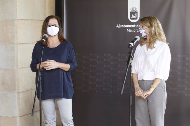 Archivo - La presidenta del Govern de les Illes Balears, Francina Armengol y la ministra de Trabajo y Economía Social, Yolanda Díaz.