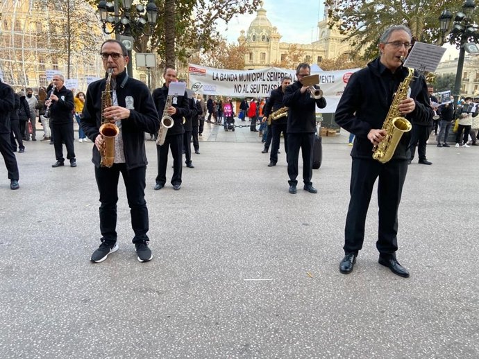 Músicos de la Banda Municipal de Valncia protestan contra su traspado al Palau de la Música