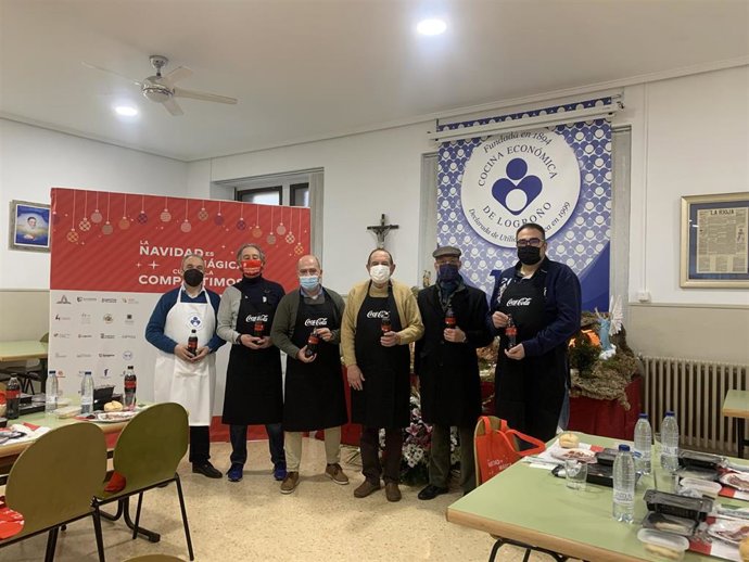 Cáritas, Cruz Roja, Cocina económica, junto a Coca-Cola, reparten 210 comidas de Navidad en Logroño