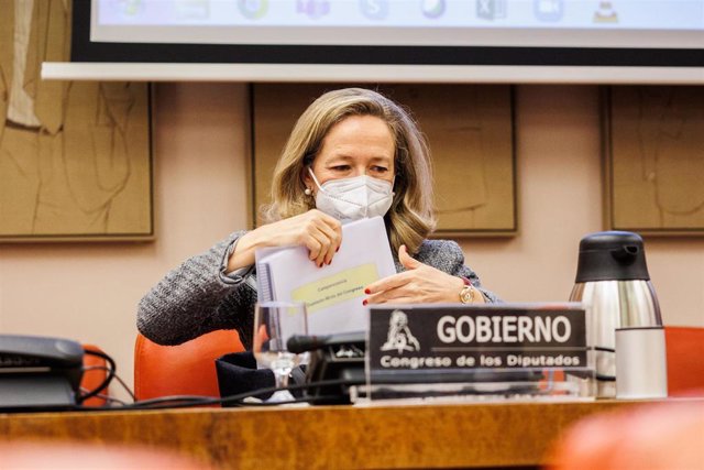 La vicepresidenta primera del Gobierno y ministra de Asuntos Económicos y Transformación Digital, Nadia Calviño, comparece en la Comisión Mixta para la Unión Europea en el Congreso de los Diputados, a 20 de diciembre de 2021, en Madrid (España).