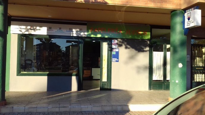 Despacho de loterías en la calle Pierre de Coubertain de Cáceres.