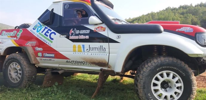 Uno de los vehiculos rotulados con la publicidad de Jumilla