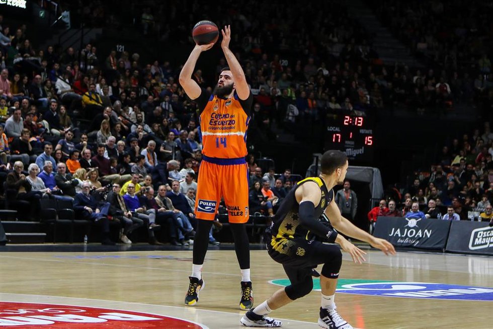 Archivo - Bojan dubljevic of Valencia Basket during Endesa league basketball in regular sesons match between Valencia Basket v iberostar Tenerife played at Pabellon Fuente de San Luis. In Valencia, Espain. December 29, 2019