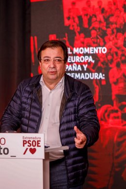 Guillermo Fernández Vara en un acto del PSOE.
