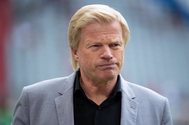 Archivo - FILED - 31 July 2021, Bavaria, Munich: Oliver Kahn, Chairman of the Board of Bayern Munich, arrives prior to the start of the pre-season friendly soccer match between Bayern Munich and SSC Napoli at the Allianz Arena. Kahn has insisted the there
