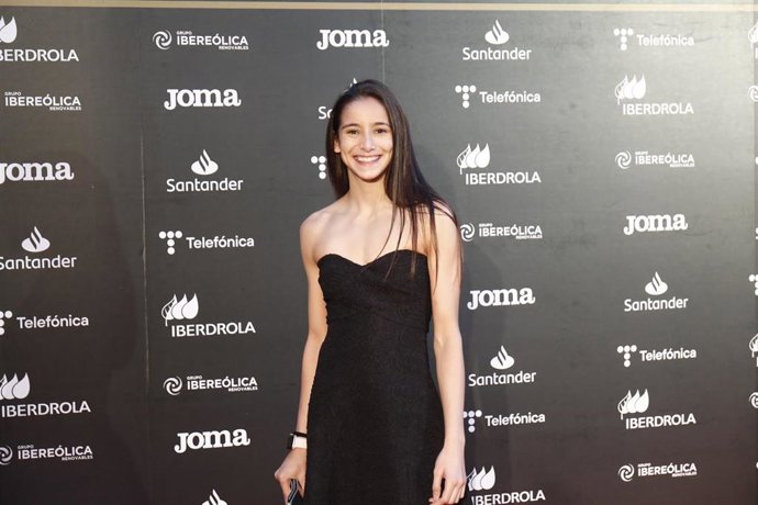 La taekwondista española Adriana Cerezo posa anrtes de la XVI gala del Comité Olímpico Español (COE)