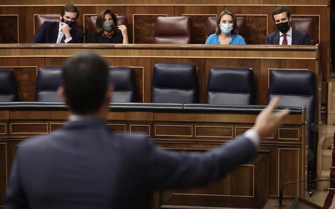 Archivo - El presidente del Gobierno, Pedro Sánchez, interviene en una sesión de control en el Congreso de los Diputados, a 10 de noviembre de 2021, en Madrid, (España).